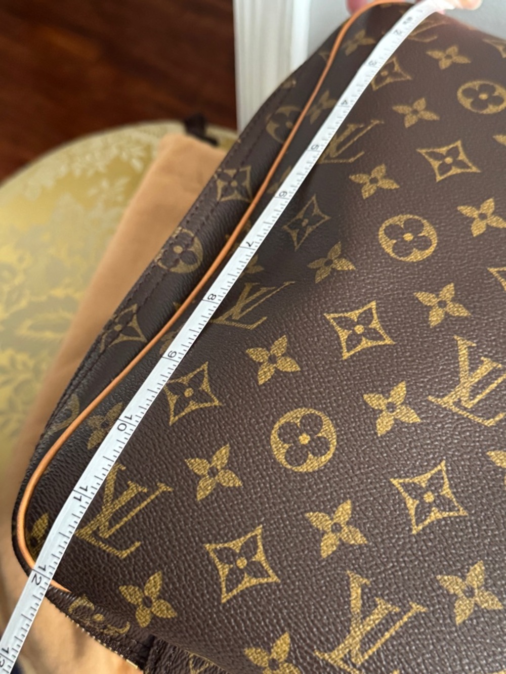 Louis Vuitton Monogram Alize Weekender - Picture 8 of 16